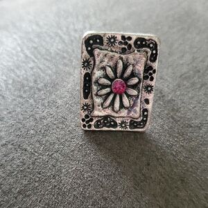 Vintage - Daisy Adjustable Ring – Antiqued Silver with Pink Rhinestone Center